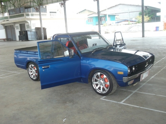 ขายดัทสันช้างเหยียบ 620 สีน้ำเงินสด ติดเครื่องเสียงและไฟแต่งสภาพสวยๆ ทะเบียนเต็ม