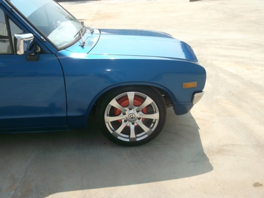 ขายดัทสันช้างเหยียบ 620 สีน้ำเงินสด ติดเครื่องเสียงและไฟแต่งสภาพสวยๆ ทะเบียนเต็ม