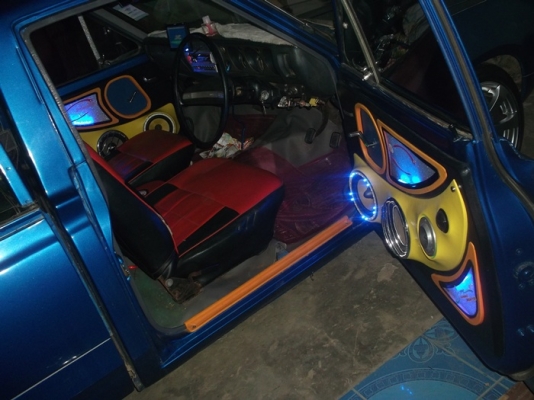 ขายดัทสันช้างเหยียบ 620 สีน้ำเงินสด ติดเครื่องเสียงและไฟแต่งสภาพสวยๆ ทะเบียนเต็ม