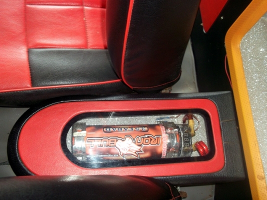 ขายดัทสันช้างเหยียบ 620 สีน้ำเงินสด ติดเครื่องเสียงและไฟแต่งสภาพสวยๆ ทะเบียนเต็ม