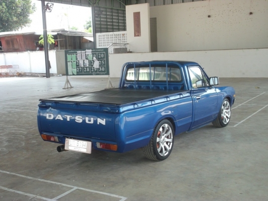 ขายดัทสันช้างเหยียบ 620 สีน้ำเงินสด ติดเครื่องเสียงและไฟแต่งสภาพสวยๆ ทะเบียนเต็ม