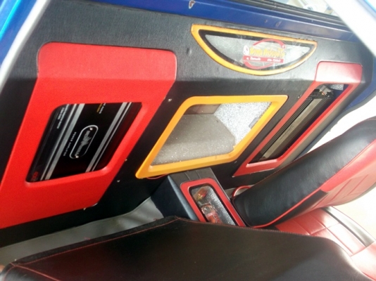 ขายดัทสันช้างเหยียบ 620 สีน้ำเงินสด ติดเครื่องเสียงและไฟแต่งสภาพสวยๆ ทะเบียนเต็ม