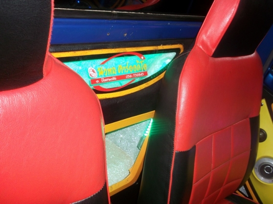 ขายดัทสันช้างเหยียบ 620 สีน้ำเงินสด ติดเครื่องเสียงและไฟแต่งสภาพสวยๆ ทะเบียนเต็ม