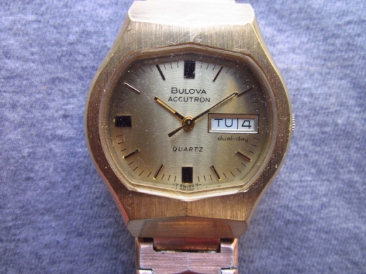 +++++ BULOVA ACCUTRON กะหลั่ยเรือนทองหายาก 1 +++++