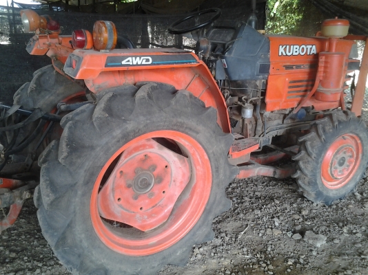 ขายรถไถ26แรงขับเคลื่อน4ล้อสภาพดีใช้งานปกติลดเหลือ156500บาท ขายรถไถ26แรงขับเคลื่อน4ล้อสภาพดีใช้งานปกติลดเหลือ156500บาท