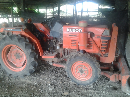 ขายรถไถ26แรงขับเคลื่อน4ล้อสภาพดีใช้งานปกติลดเหลือ156500บาท