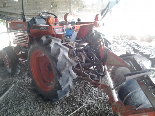 ขายรถไถ26แรงขับเคลื่อน4ล้อสภาพดีใช้งานปกติลดเหลือ156500บาท ขายรถไถ26แรงขับเคลื่อน4ล้อสภาพดีใช้งานปกติลดเหลือ156500บาท