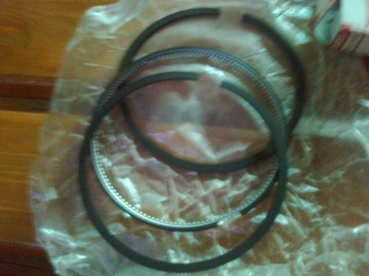 แหวนลูกสูบ isuzu 2500 turbo ใหม่