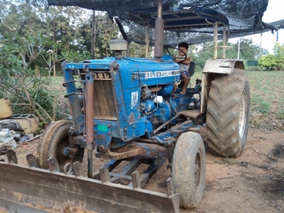 FORD 77 เครื่องดีมากครับระบบผานก็ดีมากครับราคาคุยกันได้ครับ