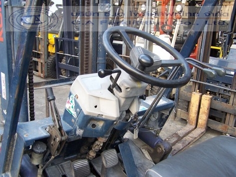 ขาย รถโฟล์คลิฟท์ KOMATSU รุ่น FD25-11 ขาย รถโฟล์คลิฟท์ KOMATSU รุ่น FD25-11