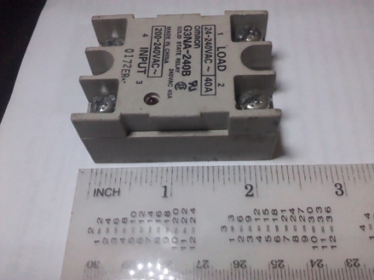 โซลิดสเตตรีเลย์ 40 A. ของ OMROM ใช้ไฟสั่งงานAC