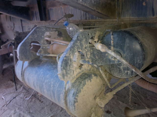 รถมิตซู 10 ล้อดั๊ม FN527 - TF     220 แรงม้า  ซีรี 3900   สนใจติดต่อ 081 - 6079515