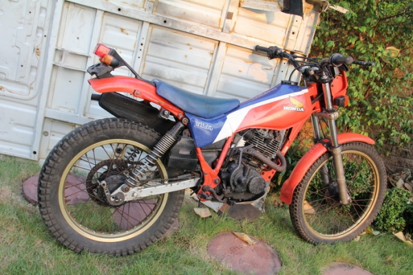 honda tlr 200 เซียงกง ประกอบใหม่ สภาพดีมาก honda tlr 200 เซียงกง ประกอบใหม่ สภาพดีมาก