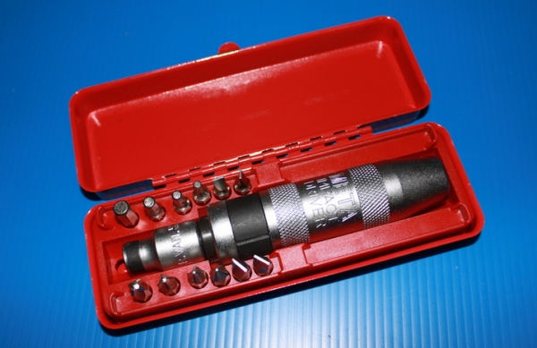 ไขควงตอก เมต้า