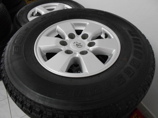 ล้อแม็ก vigo prerunner ขอบ 15 พร้อมยาง