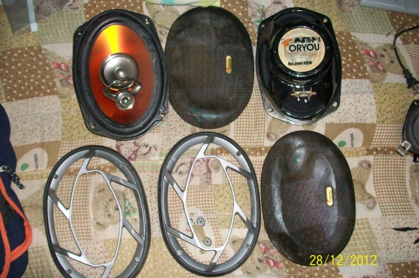 ขายลำโพง 6x9+กลาง4นิ้วแถมแหลมโดม วันนี้วันเดียวครับ 28/12/55  ราคาพิเศษครับโทรคุยเลยครับขายได้ขายเลย