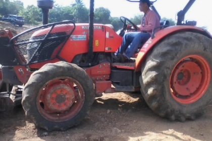 รถไถนาKUBOTA7040 มีใบดันหน้าผานหลังไม่มีใช้งาน1000ช.ม