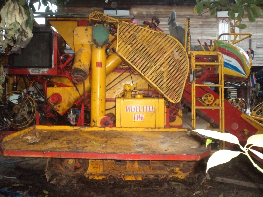 ราคาคุยกันได้ขายถึงวันที่2 ต.ค 57นี้ก่อนลงเกี่ยวข้าวรถเกี่ยวข้าวเกษตรพัฒนา รุ่นเงินมี(เปลี่ยนช่วงล่างใหม่หร้อมเปลี่ยนน้ำมันไฮโดรลิก