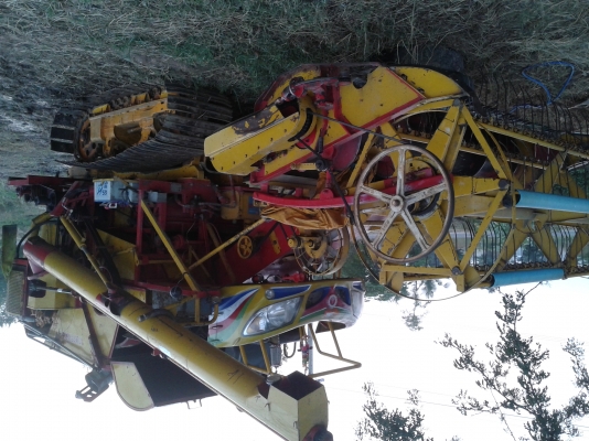 ราคาคุยกันได้ขายถึงวันที่2 ต.ค 57นี้ก่อนลงเกี่ยวข้าวรถเกี่ยวข้าวเกษตรพัฒนา รุ่นเงินมี(เปลี่ยนช่วงล่างใหม่หร้อมเปลี่ยนน้ำมันไฮโดรลิก