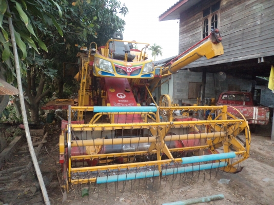 ราคาคุยกันได้ขายถึงวันที่2 ต.ค 57นี้ก่อนลงเกี่ยวข้าวรถเกี่ยวข้าวเกษตรพัฒนา รุ่นเงินมี(เปลี่ยนช่วงล่างใหม่หร้อมเปลี่ยนน้ำมันไฮโดรลิก