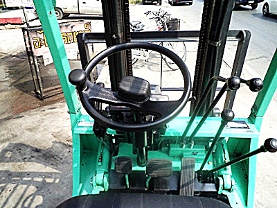 ขายรถยกมิตซูบิชิ 1.5 ตัน (รุ่นใหม่) เครื่องเบนซิน  กระบอกคู่   เสาสูง 3.5 เมตร ยางตันใหม่ 4 ล้อ พวงมาลัยเพาเว่อร์  สีเดิมจากนอก นำเข้าจากญี่ปุ่น ใช้งานได้ทันที