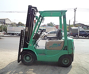 ขายรถยกมิตซูบิชิ 1.5 ตัน (รุ่นใหม่) เครื่องเบนซิน  กระบอกคู่   เสาสูง 3.5 เมตร ยางตันใหม่ 4 ล้อ พวงมาลัยเพาเว่อร์  สีเดิมจากนอก นำเข้าจากญี่ปุ่น ใช้งานได้ทันที