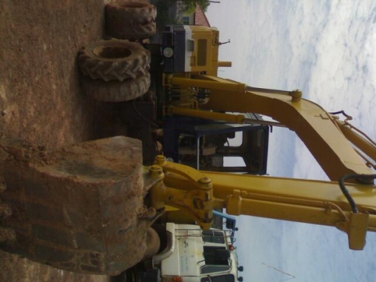 แบคโฮล้อยาง 100-2 เอกสารอินวอย สภาพพร้อมใช้