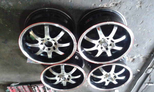 ขายแม็กขอบ 15 ก้านยก 4 รู 100/114 ขายแม็กขอบ 15 ก้านยก 4 รู 100/114