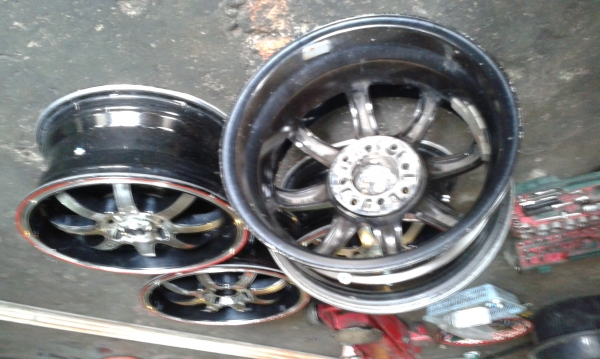 ขายแม็กขอบ 15 ก้านยก 4 รู 100/114 ขายแม็กขอบ 15 ก้านยก 4 รู 100/114