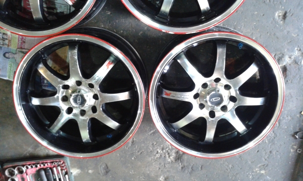 ขายแม็กขอบ 15 ก้านยก 4 รู 100/114 ขายแม็กขอบ 15 ก้านยก 4 รู 100/114