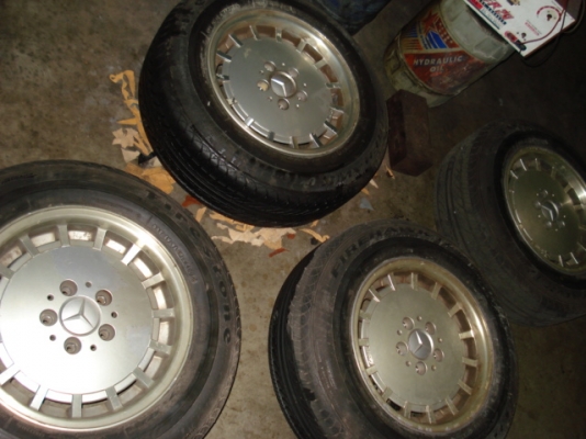 ขายล้อbenzขอบ15นิ้วครับ