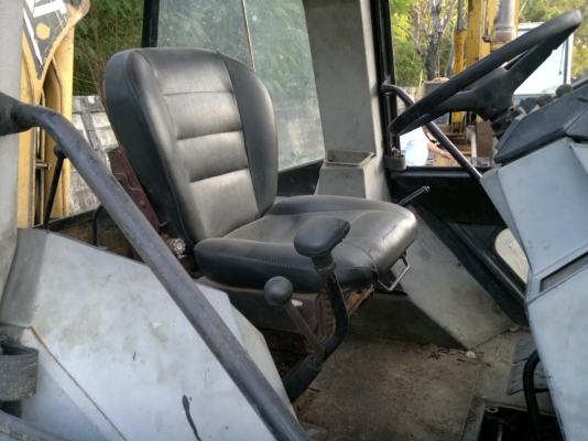 ขายรถตักหน้า ขุดหลัง 2 เพลา 4X4 CAT 428-B เล่มทะเบียน สภาพสวย