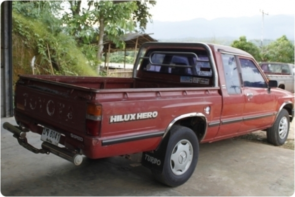 TOYOTA HILUX HERO CAB ปี 1990 TOYOTA HILUX HERO CAB ปี 1990