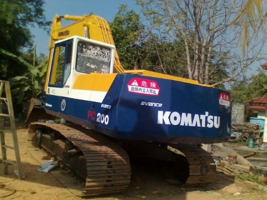 ขายรถแบคโฮ KOMATSU PC-200-5 ไฟฟ้ามี เครื่องดี ปั้มแรง ไฟฟ้าเต็ม รถสวย พร้อมใช สนใจโทรจองด่วน