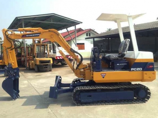 ต้องการขายรถแบ็คโฮ Komatsu pc20-6  ไม่แพง