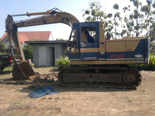 ขายรถแบคโฮ KOMATSU PC-120-2 เอกสารเล่มทะเบียน รถสวยประมาณ 80\% lสนใจโทร