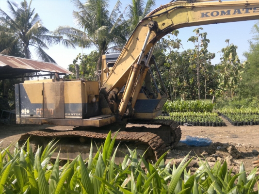 ขายรถแบคโฮ KOMATSU PC-120-2 เอกสารเล่มทะเบียน รถสวยประมาณ 80\% lสนใจโทร