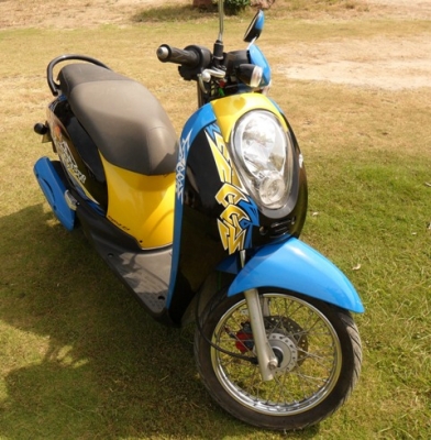 ขาย สกูปี้ไอ Scoopy-i2012 สีน้ำเงิน-ดำ สีสวยทั้งคัน จดทะเบียนปี 2012  เครื่องเดิมๆ แน่นๆใช้งานน้อยวิ่ง 3,600 กมเท่านั้นเพียง29,500 บT. 081-1917015