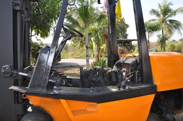 รถโฟร์คลิฟท์ TOYOTA  3 ตัน เกียร์ออโต้ เครื่องดีเซล พร้อมใช้งานเลย