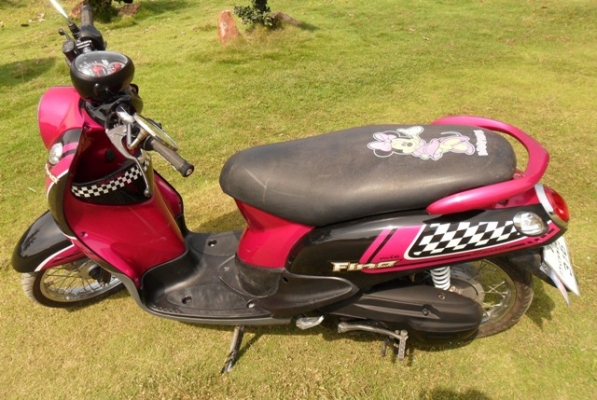 ขาย ฟีโน่ สปอร์ต Fino (สี ม่วง-ดำ)เครื่องเดิมๆ แน่นๆ สีสวยทั้งคัน ไม่ค่อยได้ใช้ ราคา 15,500 บาท T. 081-1917015