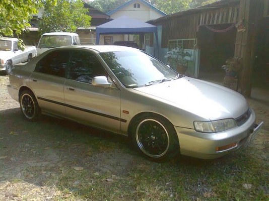 honda accord ไฟท้าย 2 ก้อน ปี 97 เกียร์ออโต้ เครื่อง vtec ติดแก๊ส ngv ค่ะ