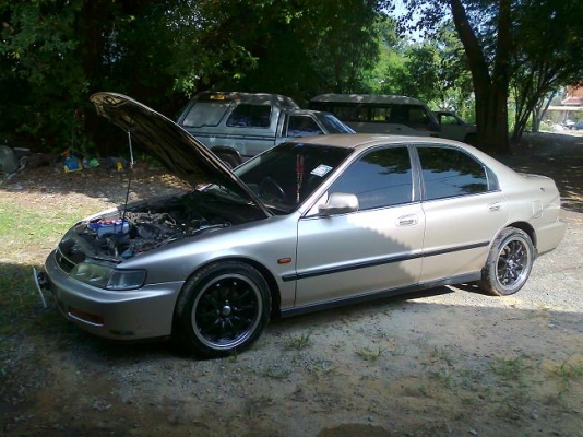 honda accord ไฟท้าย 2 ก้อน ปี 97 เกียร์ออโต้ เครื่อง vtec ติดแก๊ส ngv ค่ะ