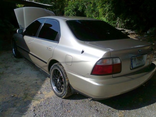 honda accord ไฟท้าย 2 ก้อน ปี 97 เกียร์ออโต้ เครื่อง vtec ติดแก๊ส ngv ค่ะ