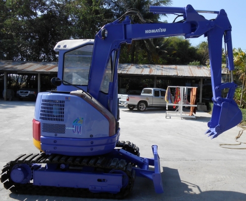 ขายรถขุด KOMUTSU PC 28 UU-2E (รุ่นพิเศษ)เก่านอกพร้อมใช้งาน