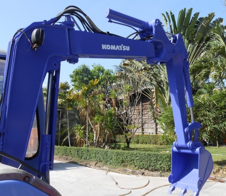 ขายรถขุด KOMUTSU PC 28 UU-2E (รุ่นพิเศษ)เก่านอกพร้อมใช้งาน