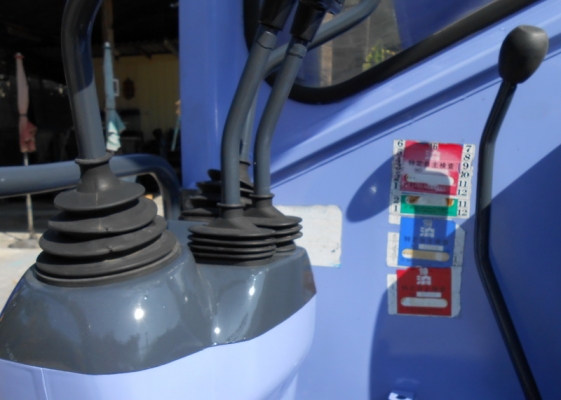 ขายรถขุด KOMUTSU PC 28 UU-2E (รุ่นพิเศษ)เก่านอกพร้อมใช้งาน