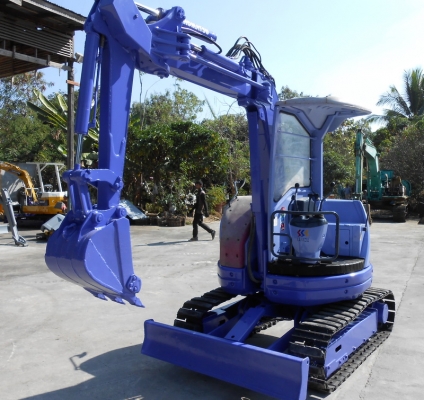 ขายรถขุด KOMUTSU PC 28 UU-2E (รุ่นพิเศษ)เก่านอกพร้อมใช้งาน