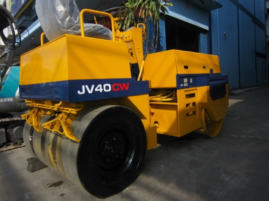 ขาย รถบด KOMATSU 4 ตัน รุ่น JV40  มือสองญี่ปุ่น