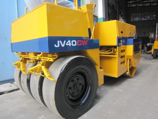 ขาย รถบด KOMATSU 4 ตัน รุ่น JV40  มือสองญี่ปุ่น