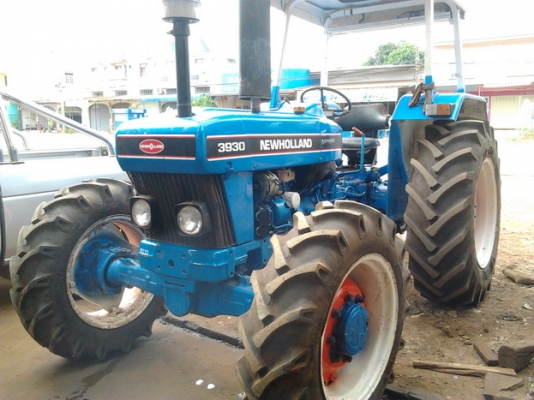 FORD 3930 NEW HOLLAND - 2 เพลา สภาพดีมากสวยจัดทั้งคันเหมือนใหม่ 60 แรง เกียร์ 8X8 เครื่องแรงดีกำลังไม่ตก ปั๊มเช็คใหม่เอี่ยม อุปกรณ์ครบ ยางสภาพดี 80\% เอกสารครบถูกต้องพร้อมใช้งานได้เลยครับ